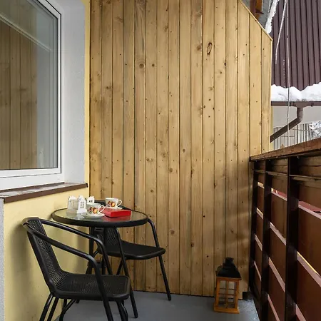 Mountain Corner In By Renters *