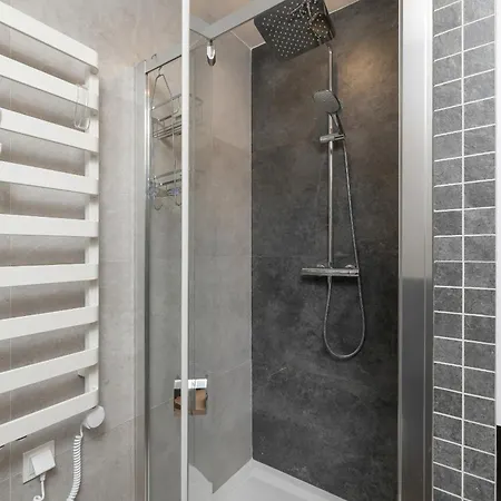 Mountain Corner In By Renters